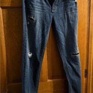 White House Black Market size 8 Distressed Crop jeans